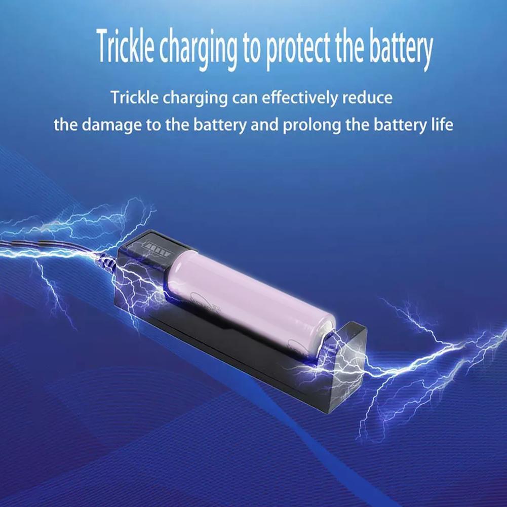 ユニバーサル18650バッテリー充電器 USBスマートシング - Accessories For Vaping のレビューと価格
